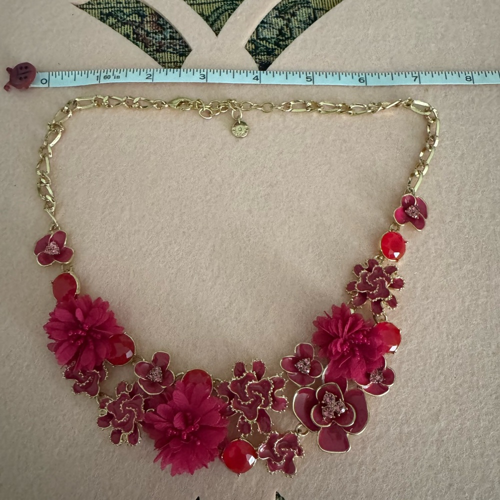 Talbots Floral Pink Necklace with goldtone EC never worn - Picture 3 of 4
